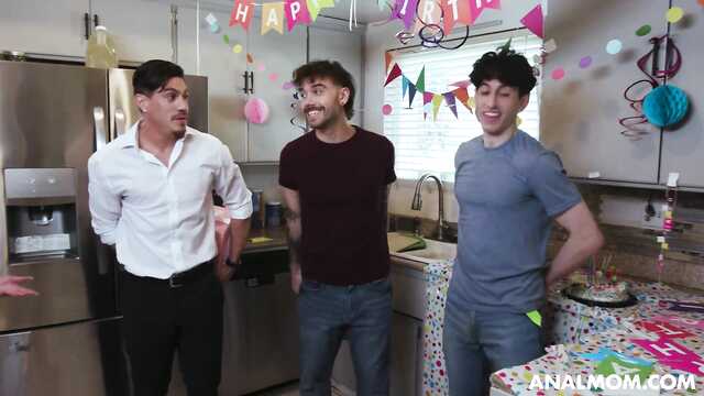 Гостеприимство анальной мамочки