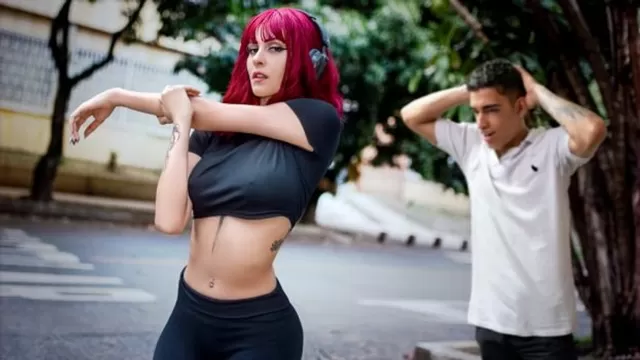 Әнші Нюша фотошопта жалаңаш.