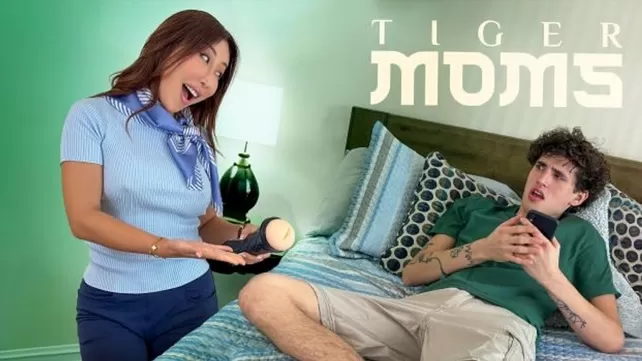 Мамочка научит тебя правильно кончать