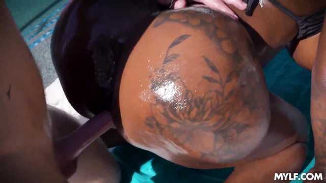 Нарезка с жопастыми порно звездами