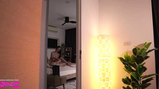 Шпионаж от одинокой сестрички