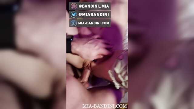 Пробую киску тощей студентки и кончаю на лицо