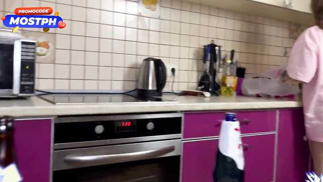 Девушка друга не отказала дать в задний проход