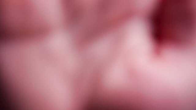 Милая модель красиво позирует в эротичных костюмах