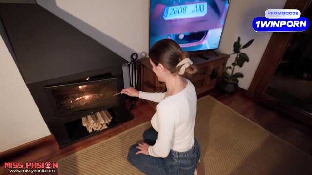 Он выебал меня возле камина и залил груди спермой