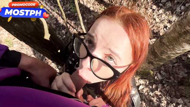 Я пошла с другом в лес, чтобы спокойно отсосать