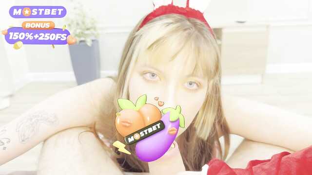 Русская девственница отсасывает и дрочит дружку