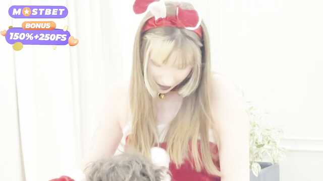 Русская девственница отсасывает и дрочит дружку