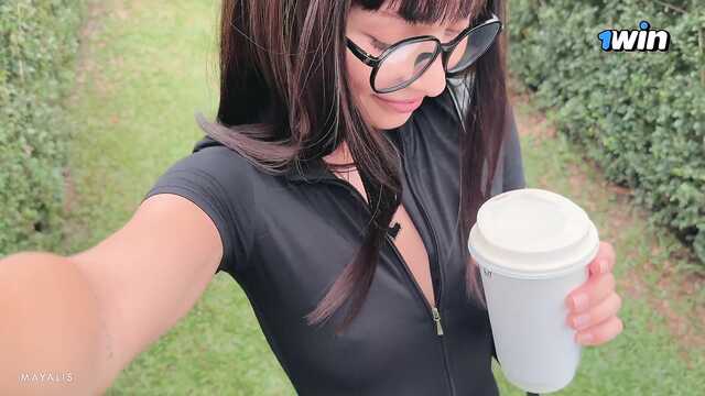 Занятия йогой закончились сексом с тренером