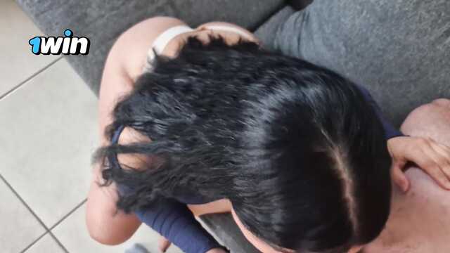 Неаккуратный минет плавно перешел в сочный секс