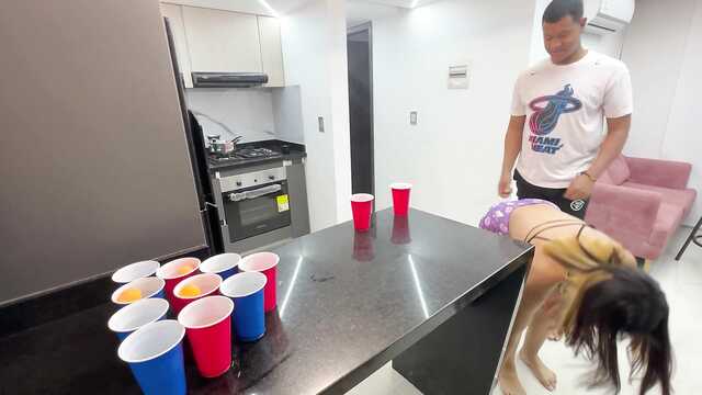 Учу трахаться сводную сестру и испытываю кайф