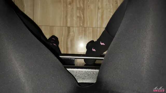 Поймал в доме милую воровку, поимел и оплодотворил