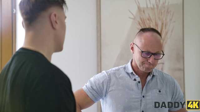 Главное, чтобы мамочка ни о чём не узнала