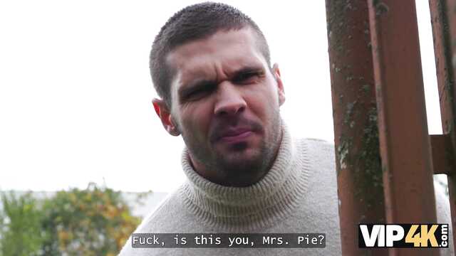 Нельзя отказывать зрелой даме