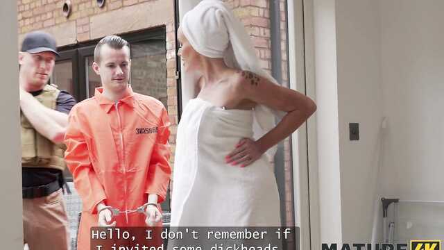 Зрелочку не нужно просить дважды