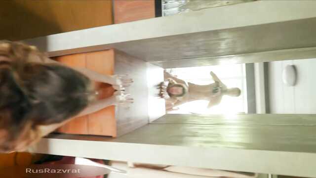 Публичные игры влюблённой парочки