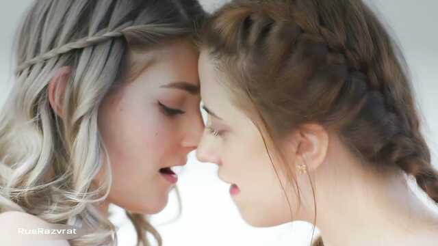 Любимое занятие русских лесбиянок