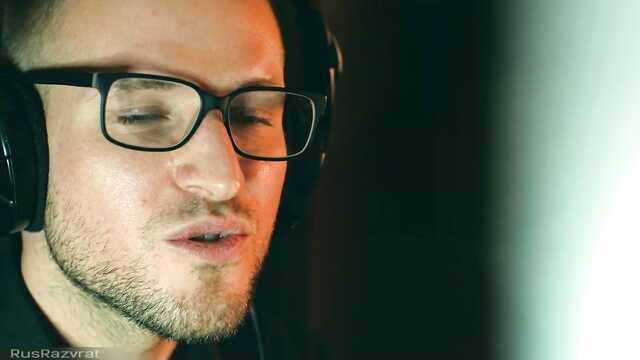 На Хэллоуин ебу в попки бисексуальных красоток