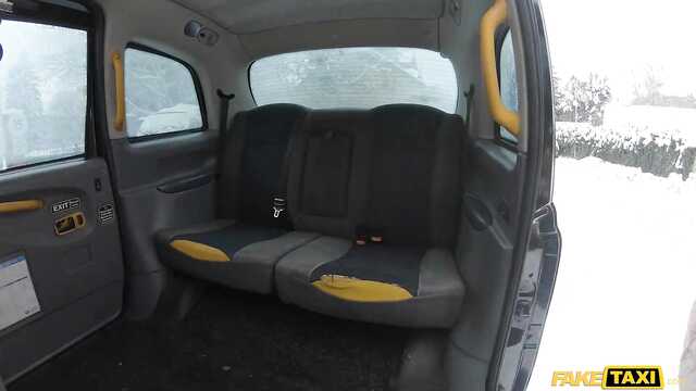 За проезд в такси пришлось потрахаться с водителем