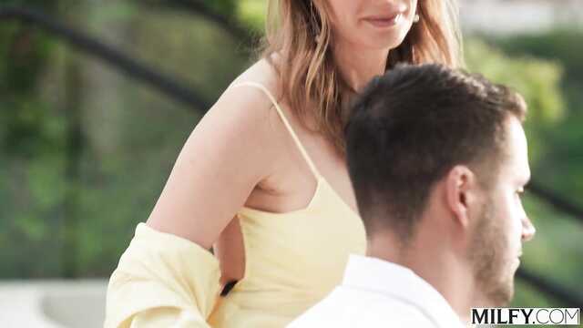 Юлия Коган жалаңаш