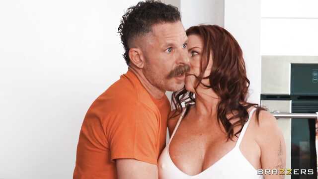 Возбуждаю и трахаю сочную мамочку приятеля