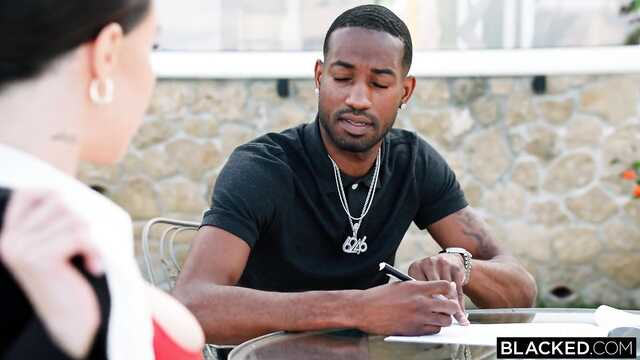 Моим новым любовником стал негр с большим хуем