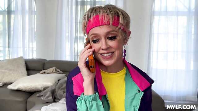 Мастер по йоге уселась на молодой твердый пенис