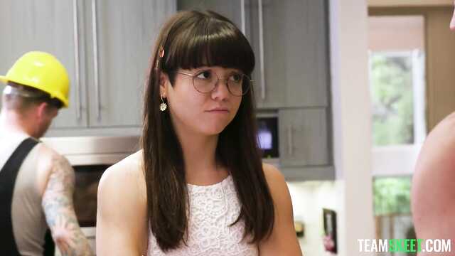 Ремонтная бригада для хорошенькой отличницы