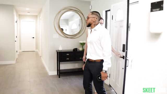 Сакральные межрасовые мечты юной крошки