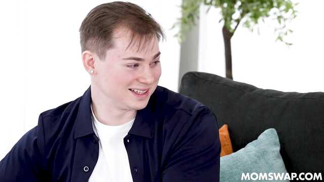 Пообедав, родственники устроили секс друг с другом