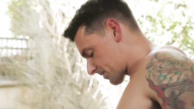 Откровенное интервью закончилось бурным сексом