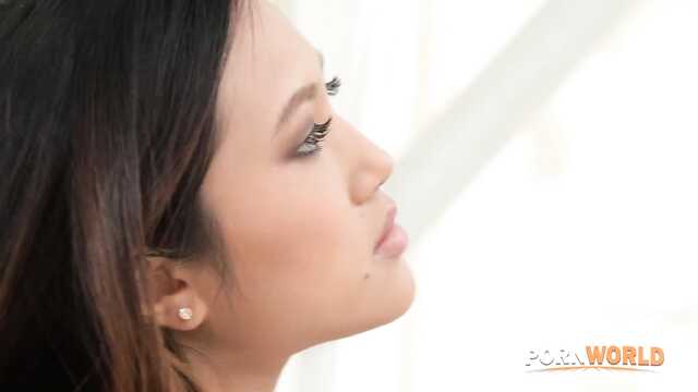 Тайская красотка захотела двойное проникновение