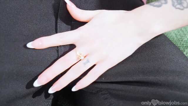 Глубокий минет в исполнении рыжей девственницы