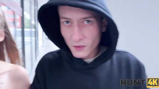 Грязная секс история, жена дает перед куколдом