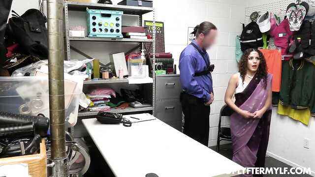 Индийский сюрприз для охранника магазина