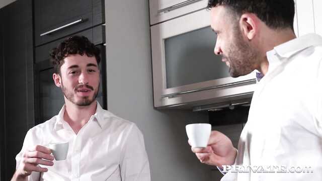 Прелести двойного проникновения для Эмили