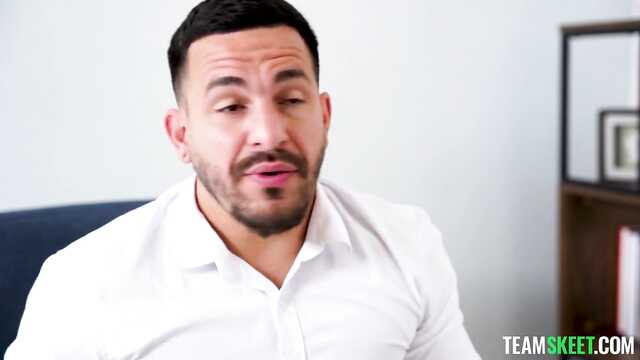 За это нянечке премию платят