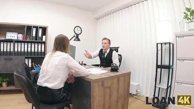 Как получить работу секретарши?