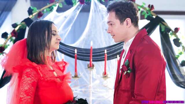 Вылизываю и ебу вкусную киску сводной сестры