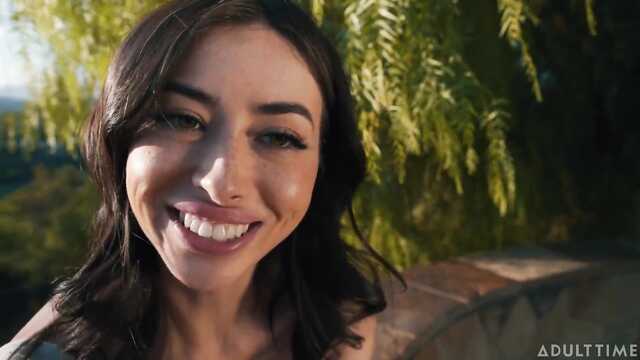 Самое время облизать волосатые киски