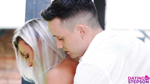 Сопретные игры с красивой мамочкой