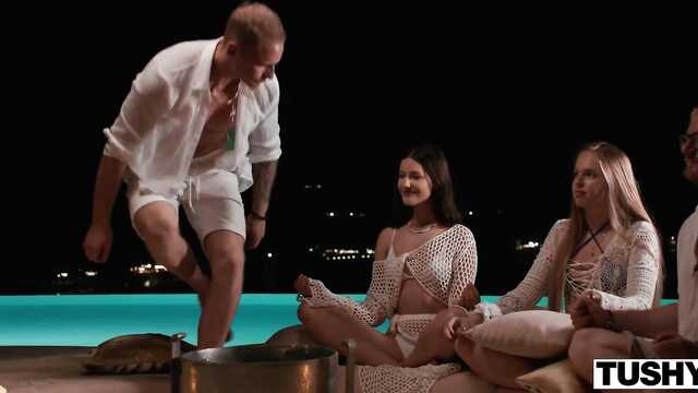 Секс в попочку на тропическом курорте