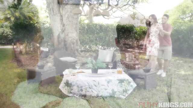 Романтик для соседской милф