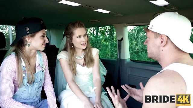 Сбежавшая со свадьбы невеста трахается в машине
