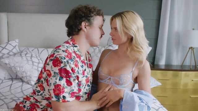 Усатый фотограф возбудился и вставил в модель