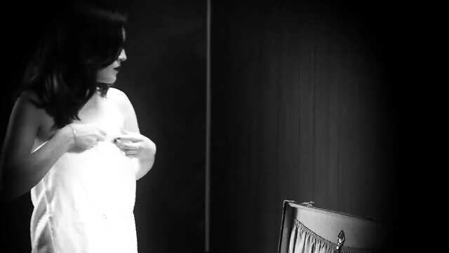 Постельное наслаждение с идеальной девушкой