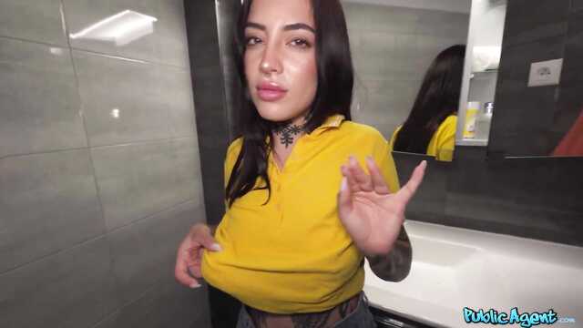 На что способна разносчица пиццы?