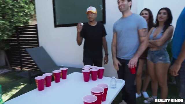 Что творится в этой общаге?