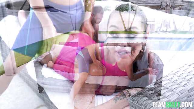 Очень близкое знакомство с инструктором по плаванию