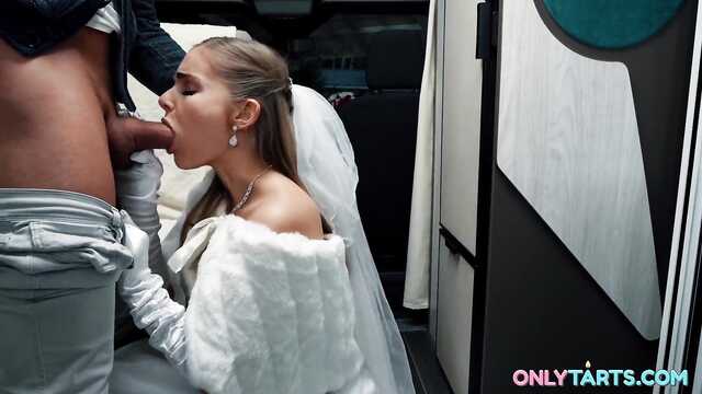 Сбежавшая невеста трахается в доме на колесах
